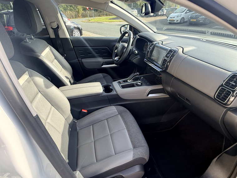 Vehicle Image 35