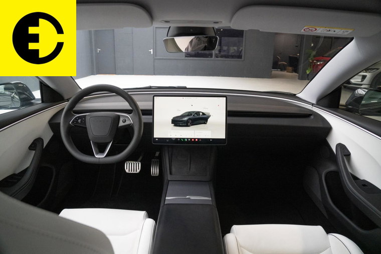 Vehicle Image 36