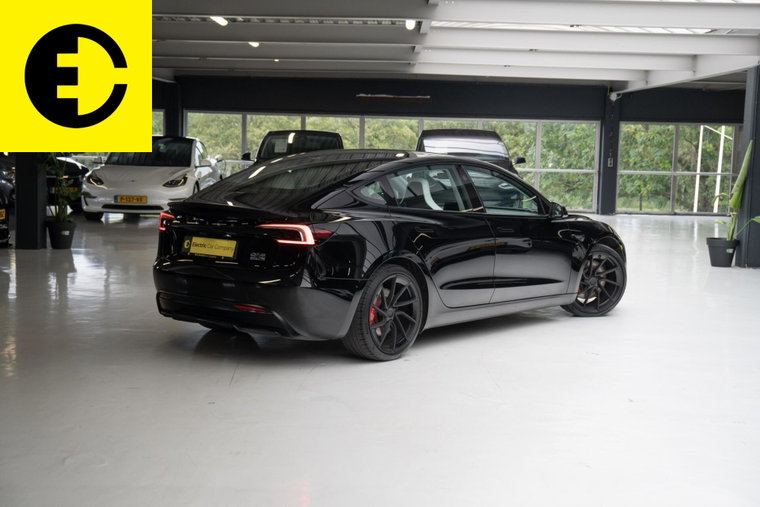 Vehicle Image 42