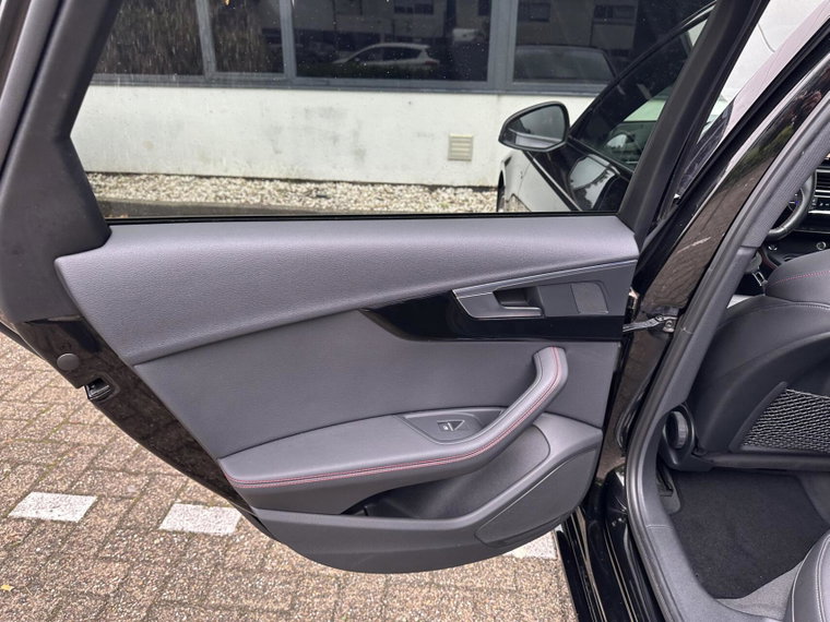 Vehicle Image 17