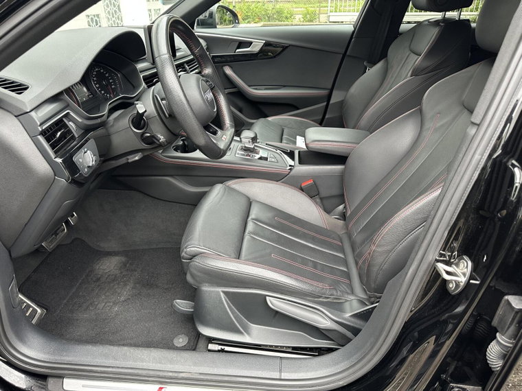 Vehicle Image 11