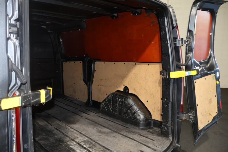 Vehicle Image 13