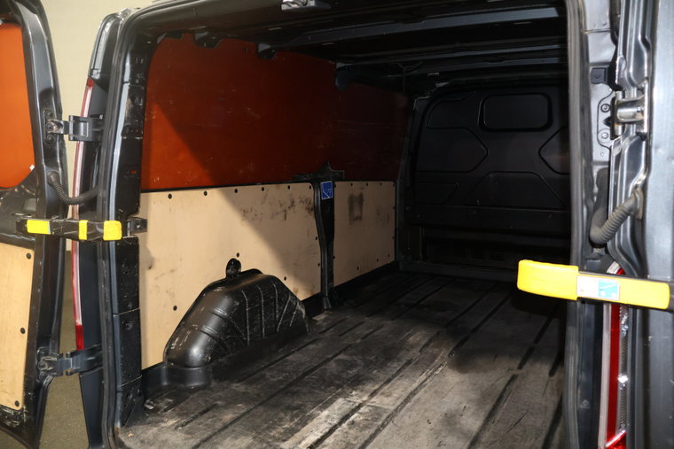 Vehicle Image 15