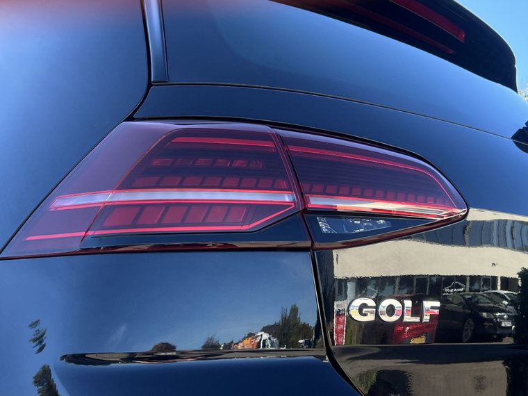 Vehicle Image 35