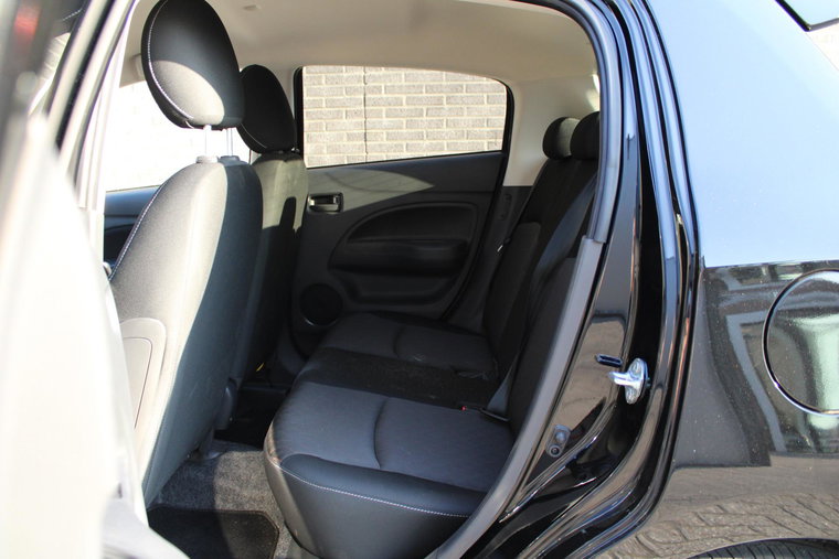 Vehicle Image 16