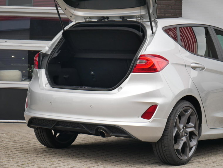 Vehicle Image 24