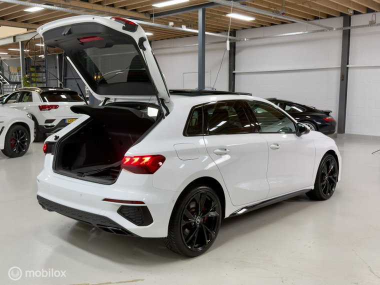 Vehicle Image 40
