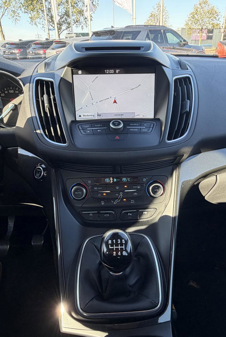 Vehicle Image 16