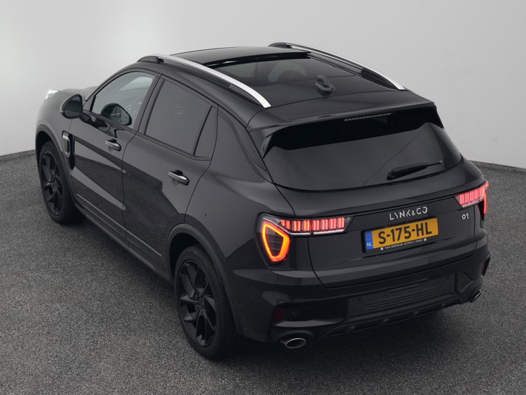 Vehicle Image 25