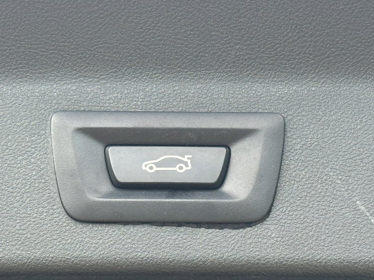 Vehicle Image 28