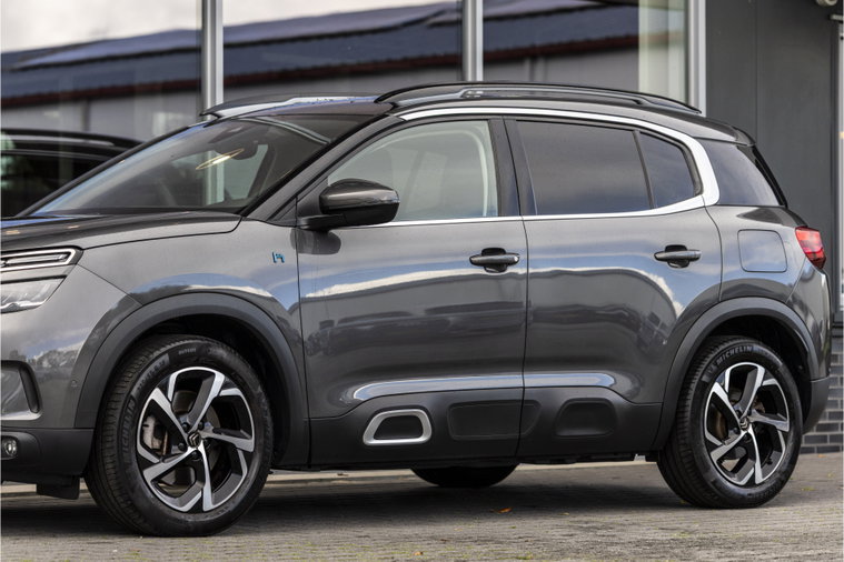 Vehicle Image 15