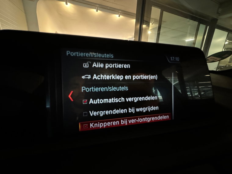 Vehicle Image 27