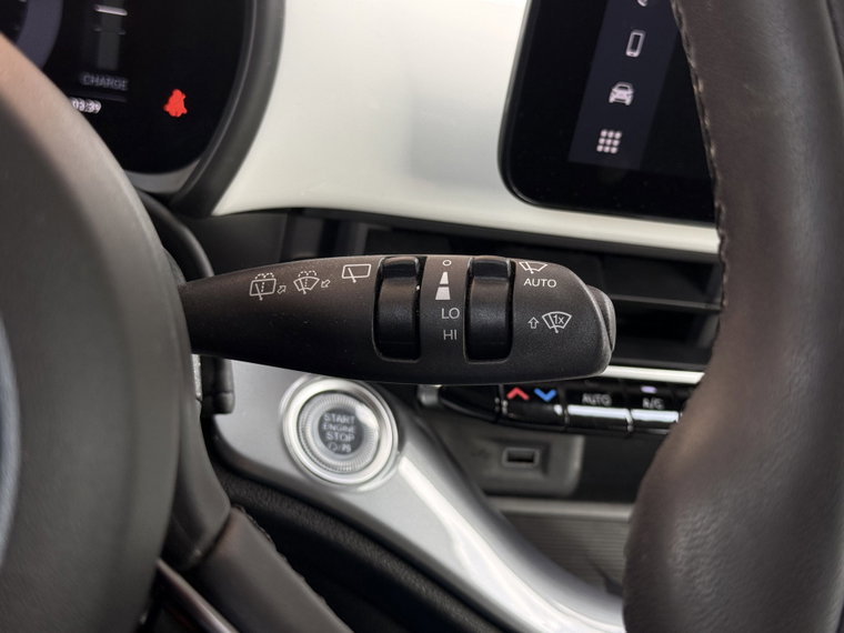 Vehicle Image 25