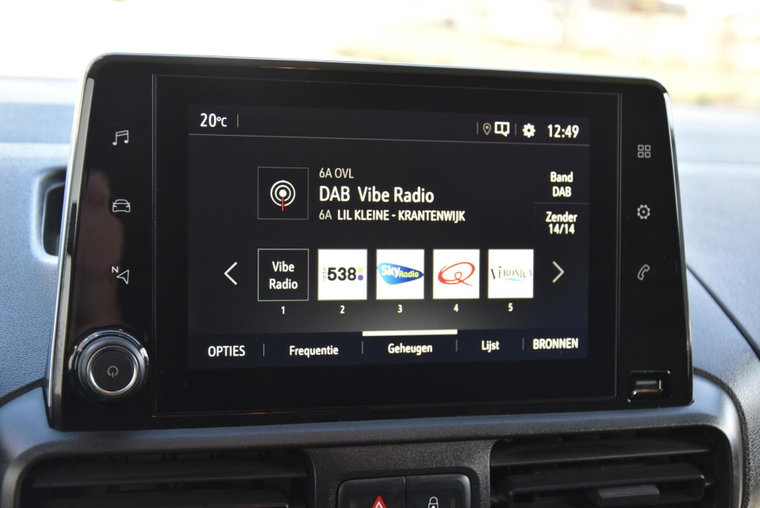 Vehicle Image 12