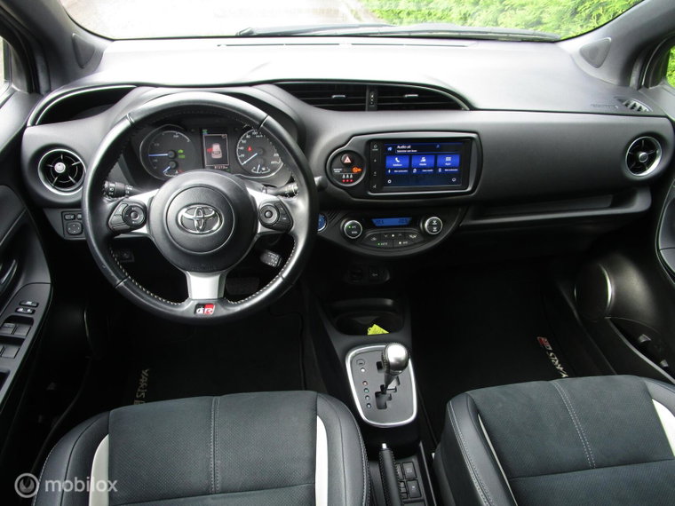 Vehicle Image 15