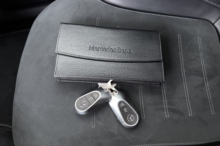 Vehicle Image 32