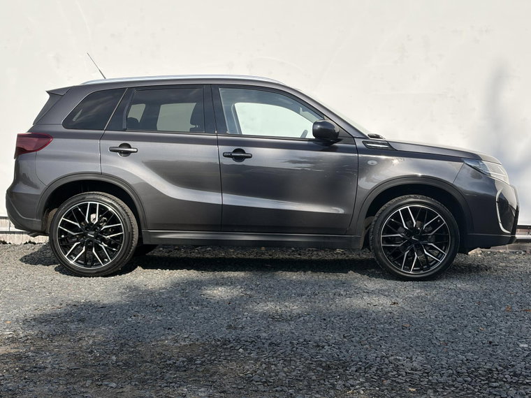 Vehicle Image 12
