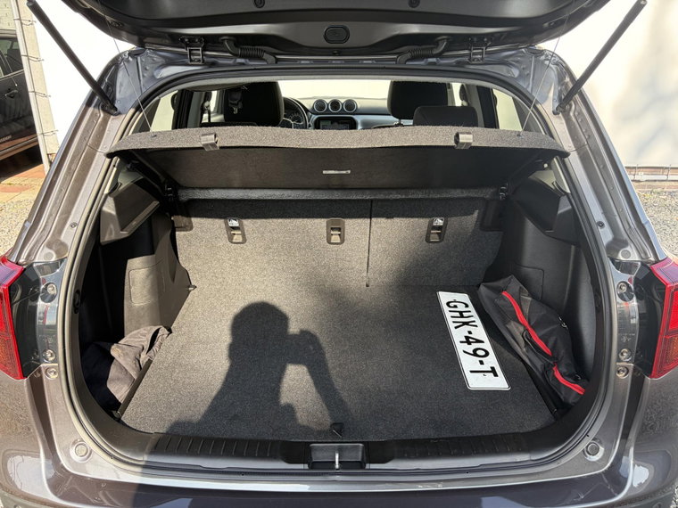 Vehicle Image 16