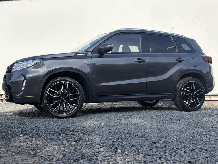 Vehicle Image 8