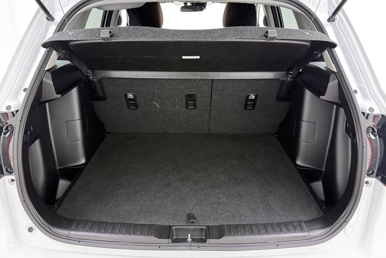Vehicle Image 12