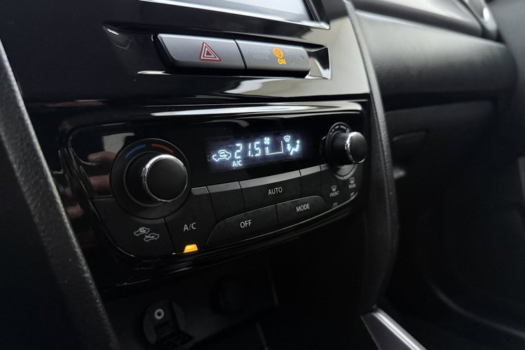 Vehicle Image 24