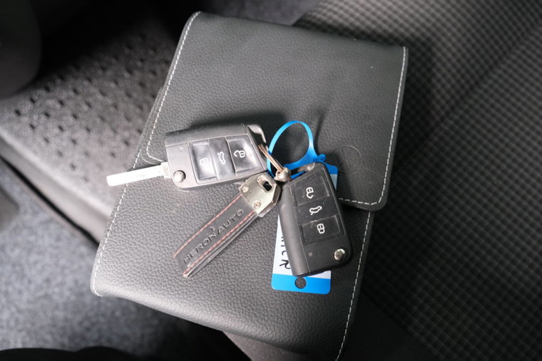 Vehicle Image 25