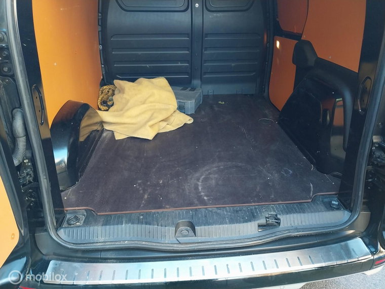 Vehicle Image 28
