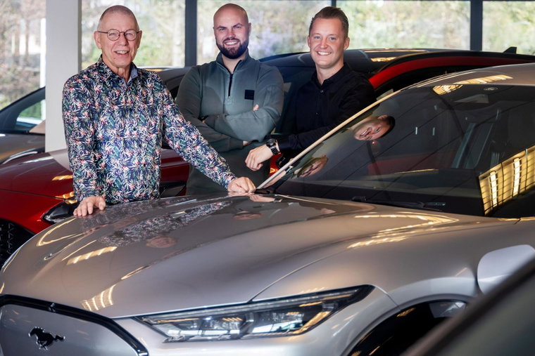 Vehicle Image 28