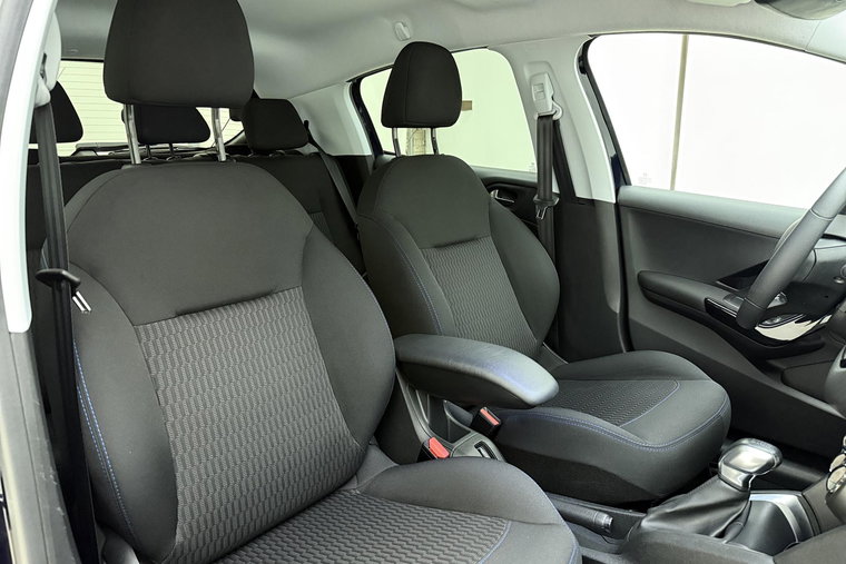 Vehicle Image 13