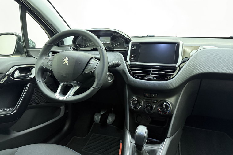 Vehicle Image 26