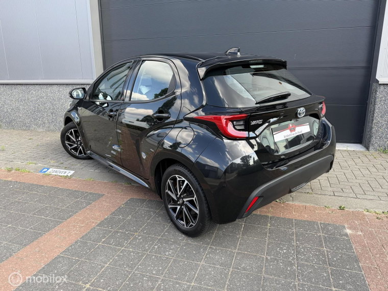 Vehicle Image 6