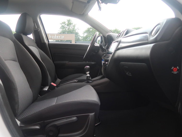 Vehicle Image 25