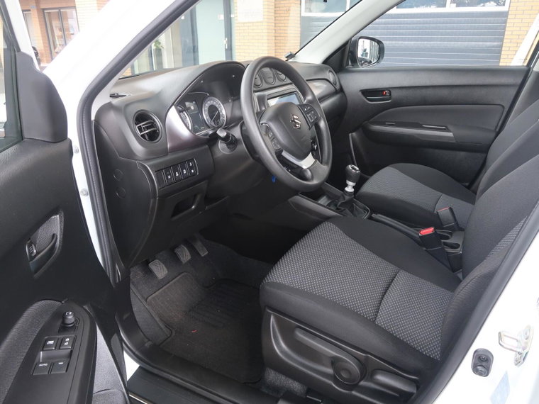 Vehicle Image 7