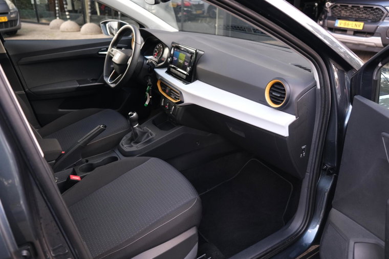 Vehicle Image 14