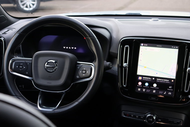Vehicle Image 14