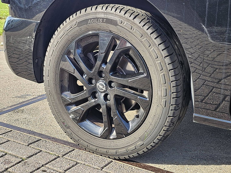 Vehicle Image 17