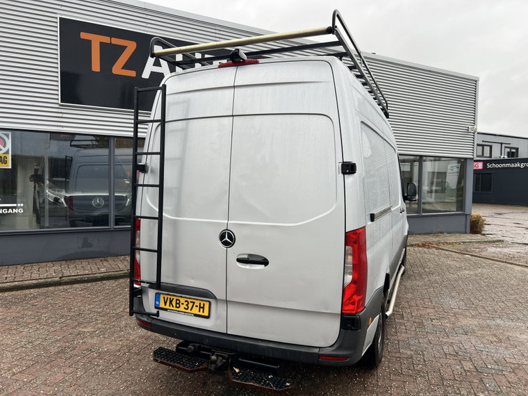 Vehicle Image 28