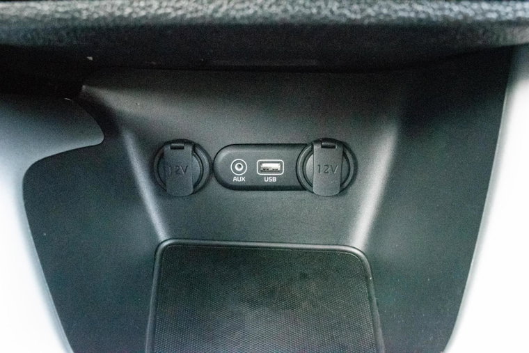 Vehicle Image 16