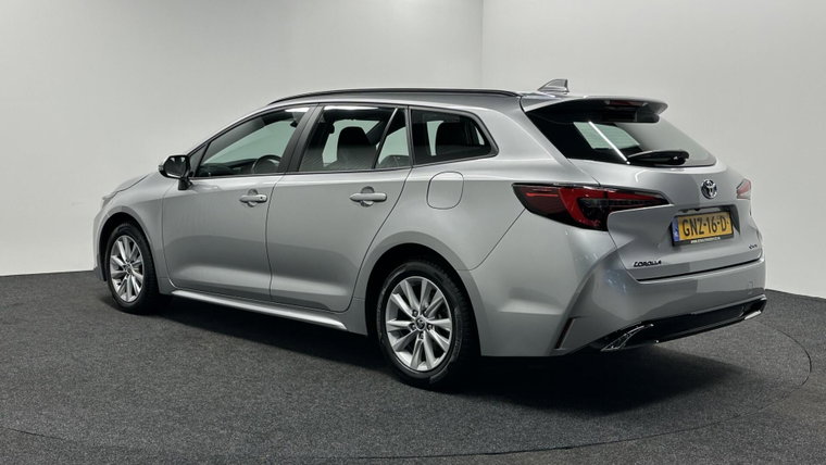 Vehicle Image 4