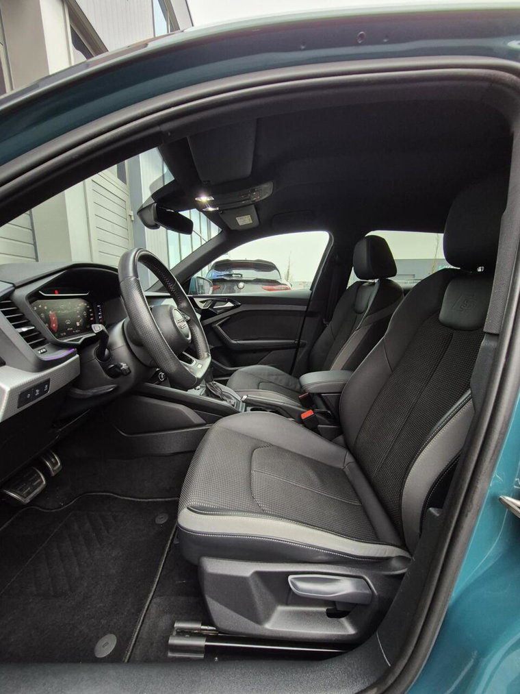Vehicle Image 35