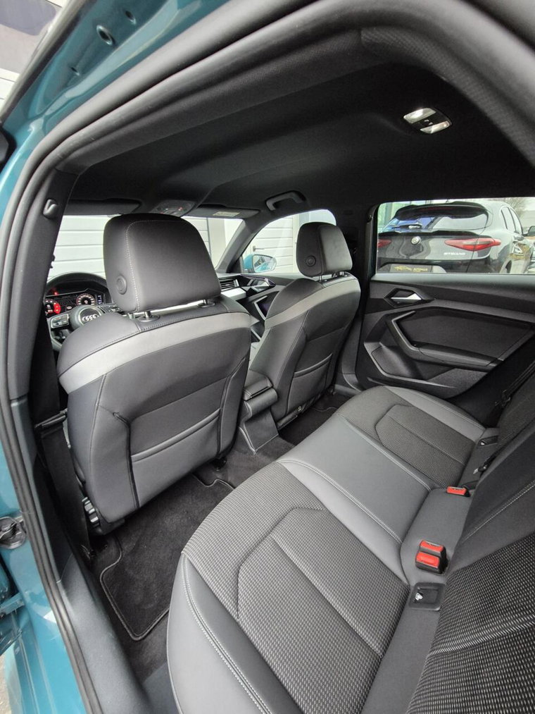 Vehicle Image 37