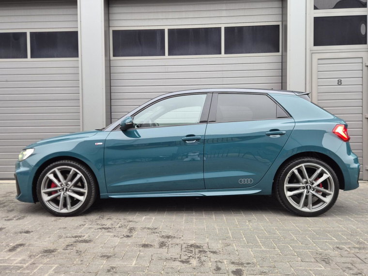Vehicle Image 8