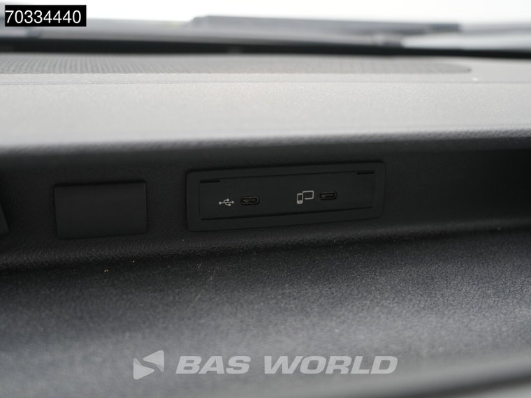 Vehicle Image 38