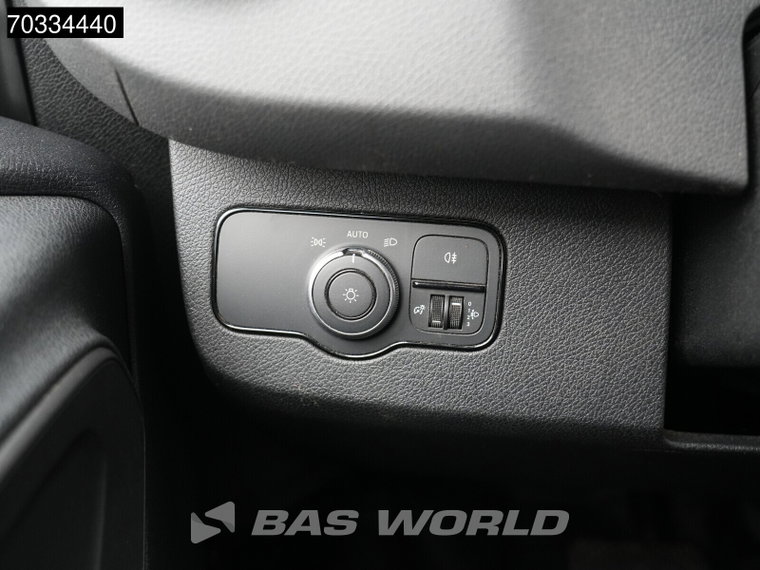 Vehicle Image 39