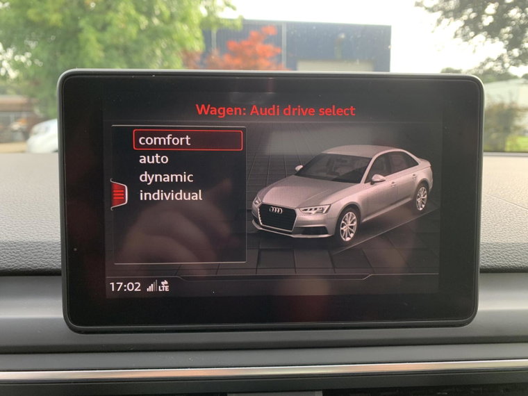Vehicle Image 11