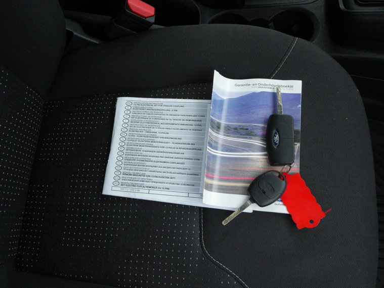 Vehicle Image 17
