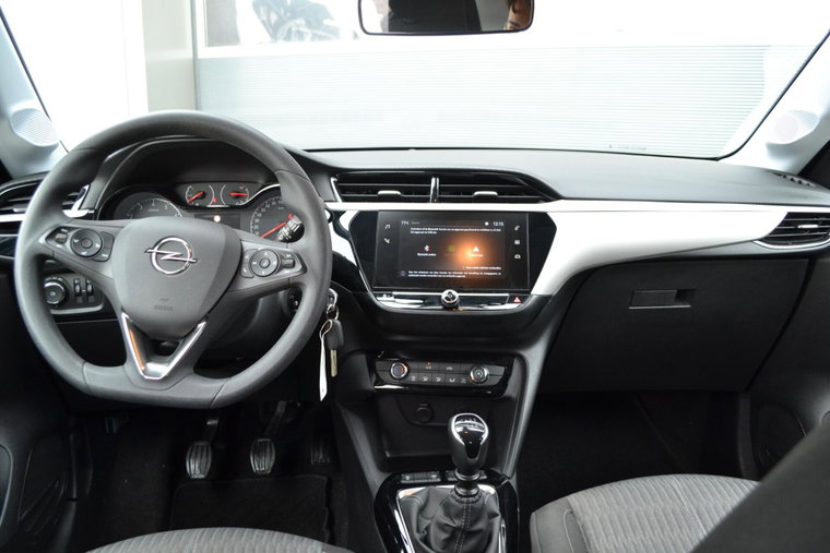 Vehicle Image 12