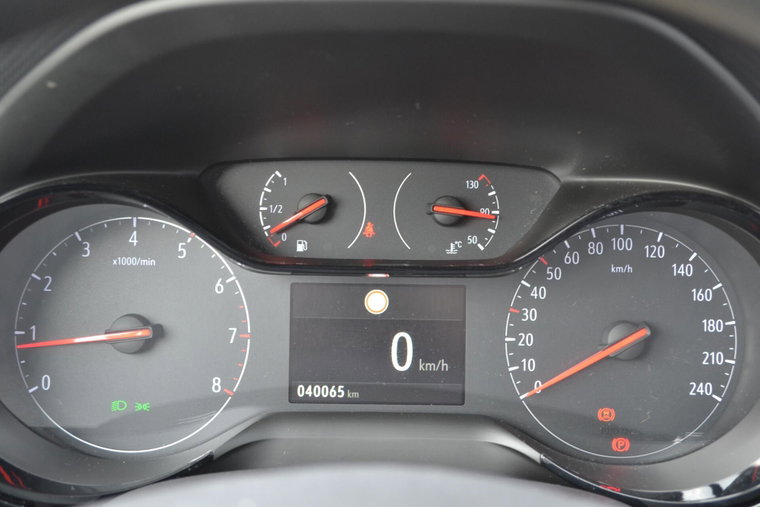 Vehicle Image 9