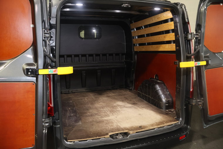 Vehicle Image 14
