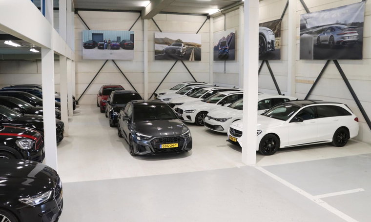 Vehicle Image 11